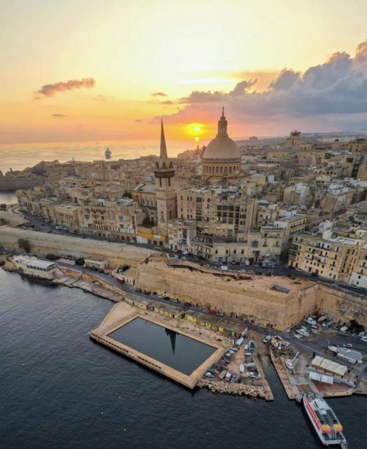 Ewa Apt - 3-Bedrooms Apt Near Sliema - St Julians Seafront Gżira Kültér fotó